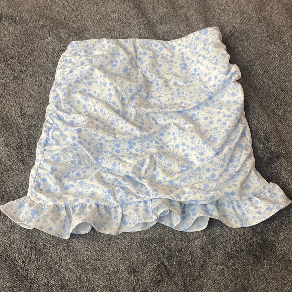 Mable Rushed Front Floral mini Skirt size Small